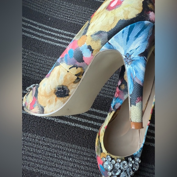 JustFab Floral Pumps with Crystal Embellishment - Picture 13 of 13
